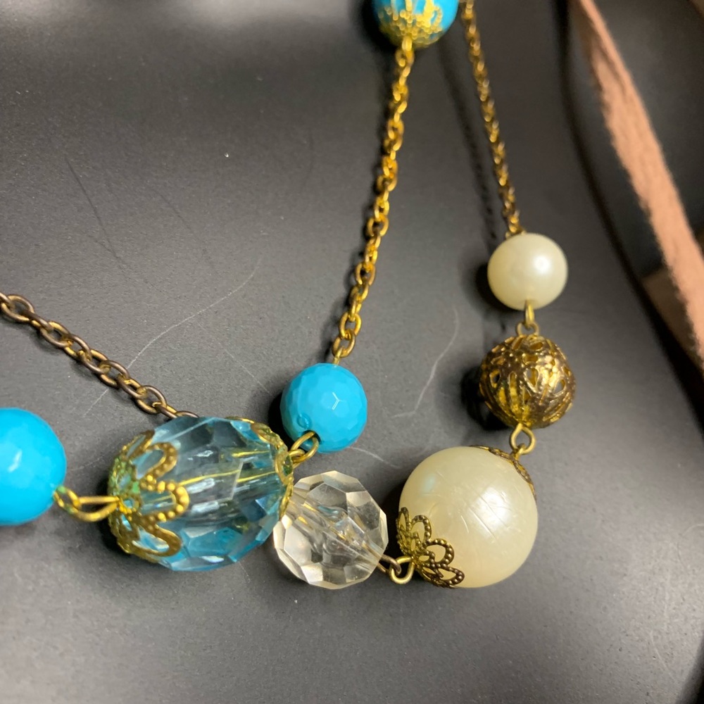2 Necklaces - Picture 3 of 7